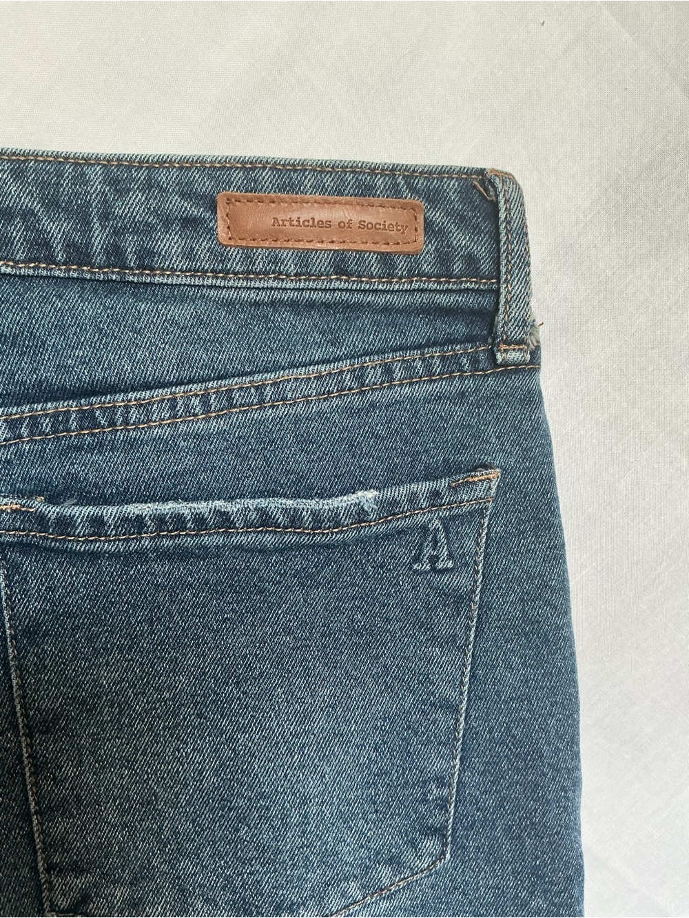 Articles Of Society Distressed Frayed Hem Denim Shorts - Blue - Picture 3 of 4